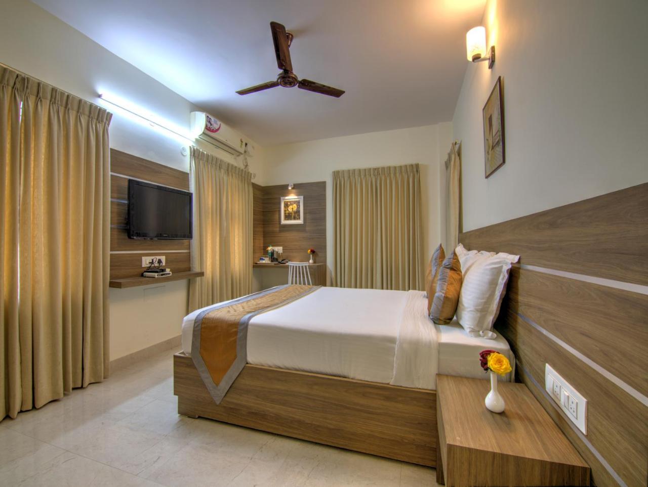 Sunshine Suites Grand Deluxe Bengaluru Kültér fotó