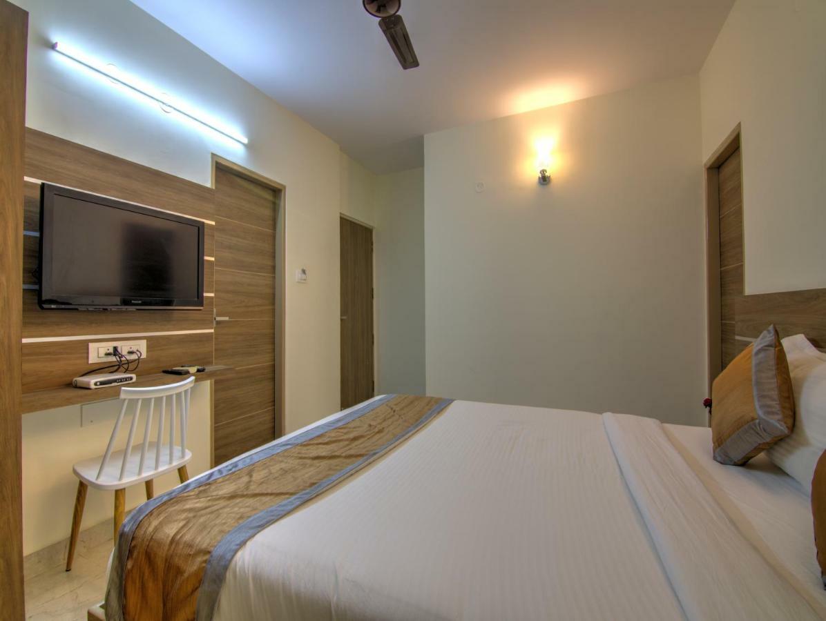 Sunshine Suites Grand Deluxe Bengaluru Kültér fotó
