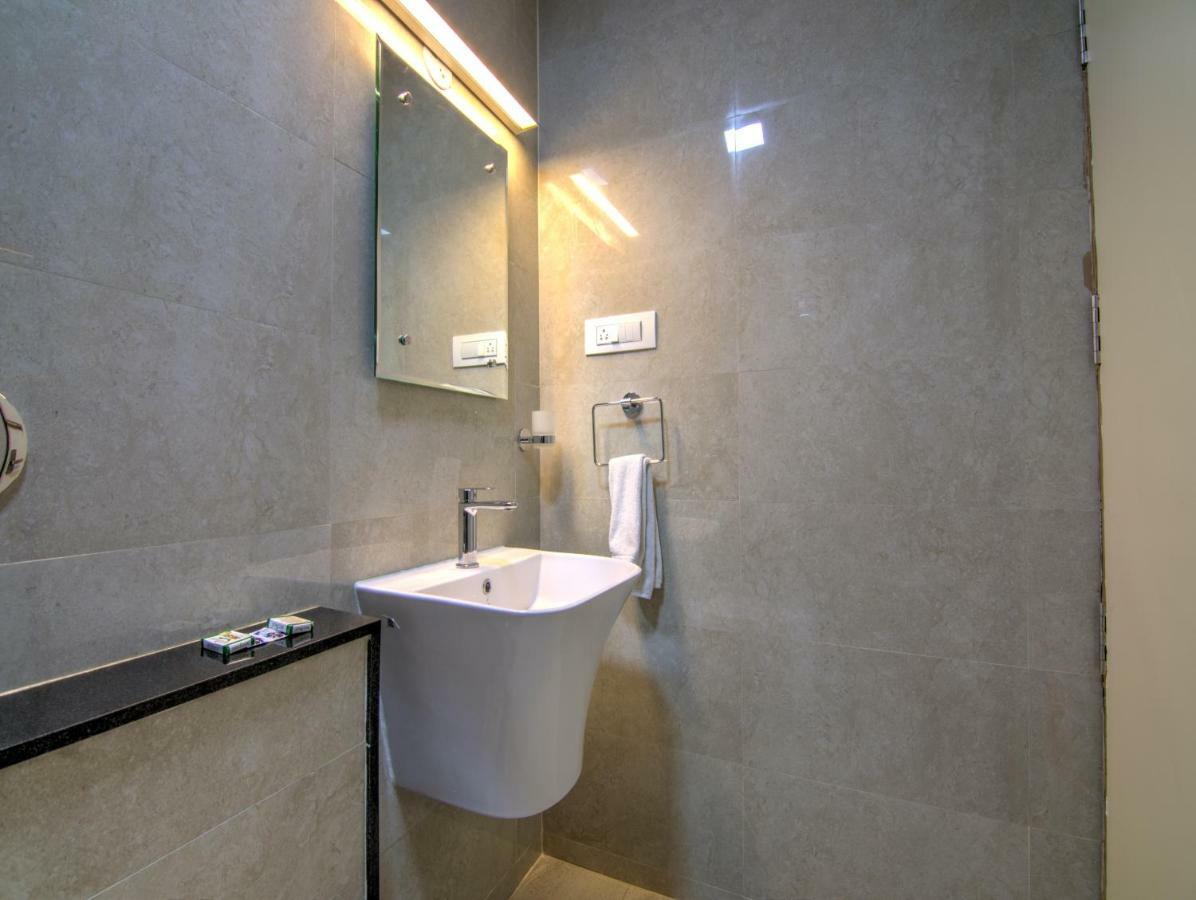 Sunshine Suites Grand Deluxe Bengaluru Kültér fotó